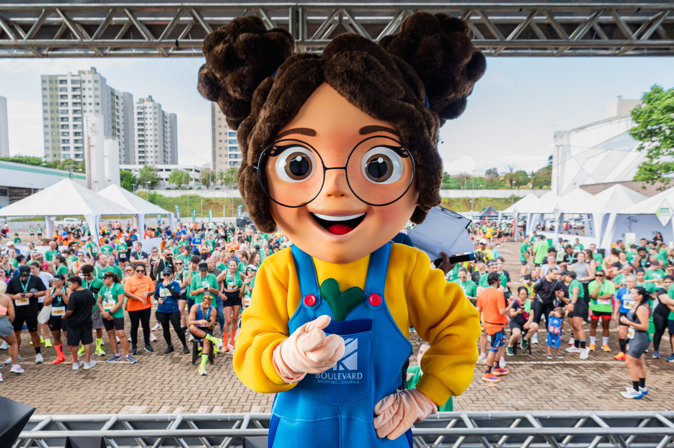 Lina, a mascote que veio para conectar pessoas, criar experiências e boas lembranças.