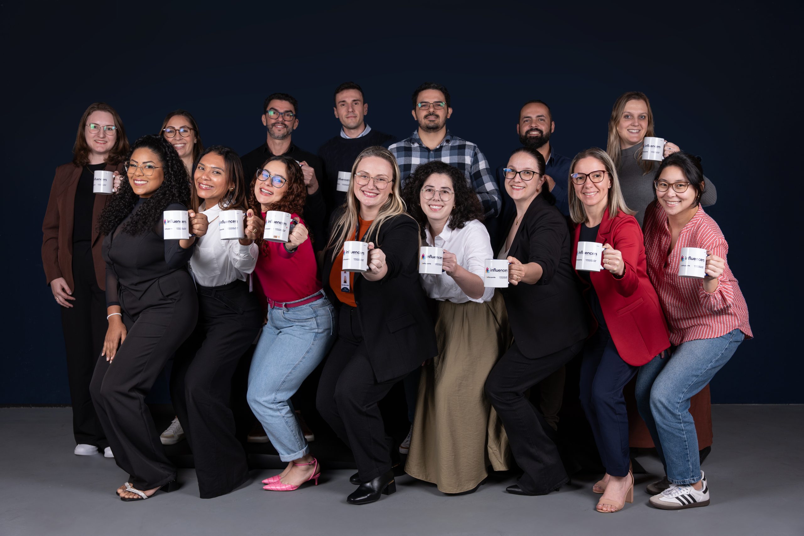 Algoritmo Humano: Colaboradores da AJ como Influenciadores do Engajamento e Performance