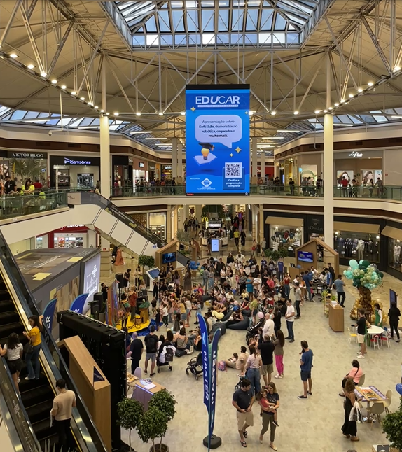 O EDUCAR do Shopping Campo Grande: alunos apresentando escolas para 800 famílias.