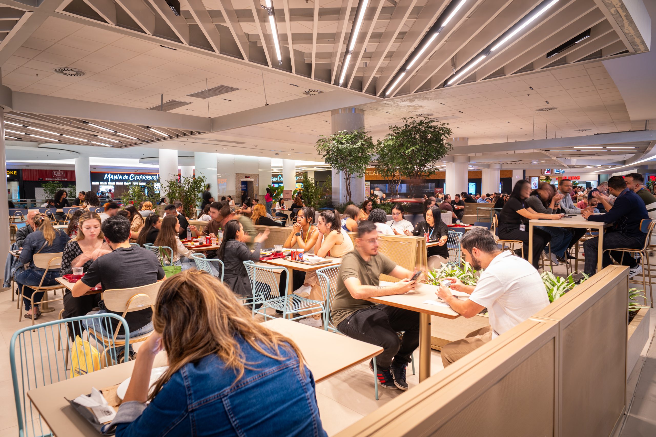 Retrofit da praça do West Plaza resgata memória afetiva e atrai novos públicos