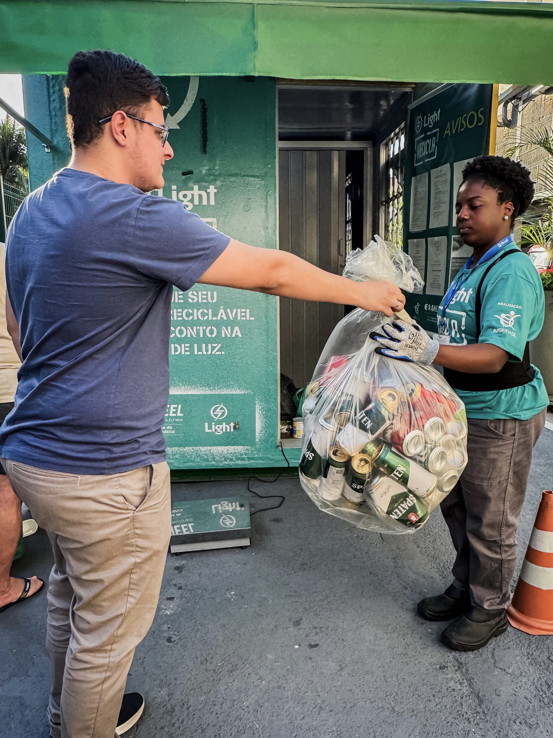 Carioca Shopping, o primeiro do Rio a trocar reciclável por desconto na conta de luz