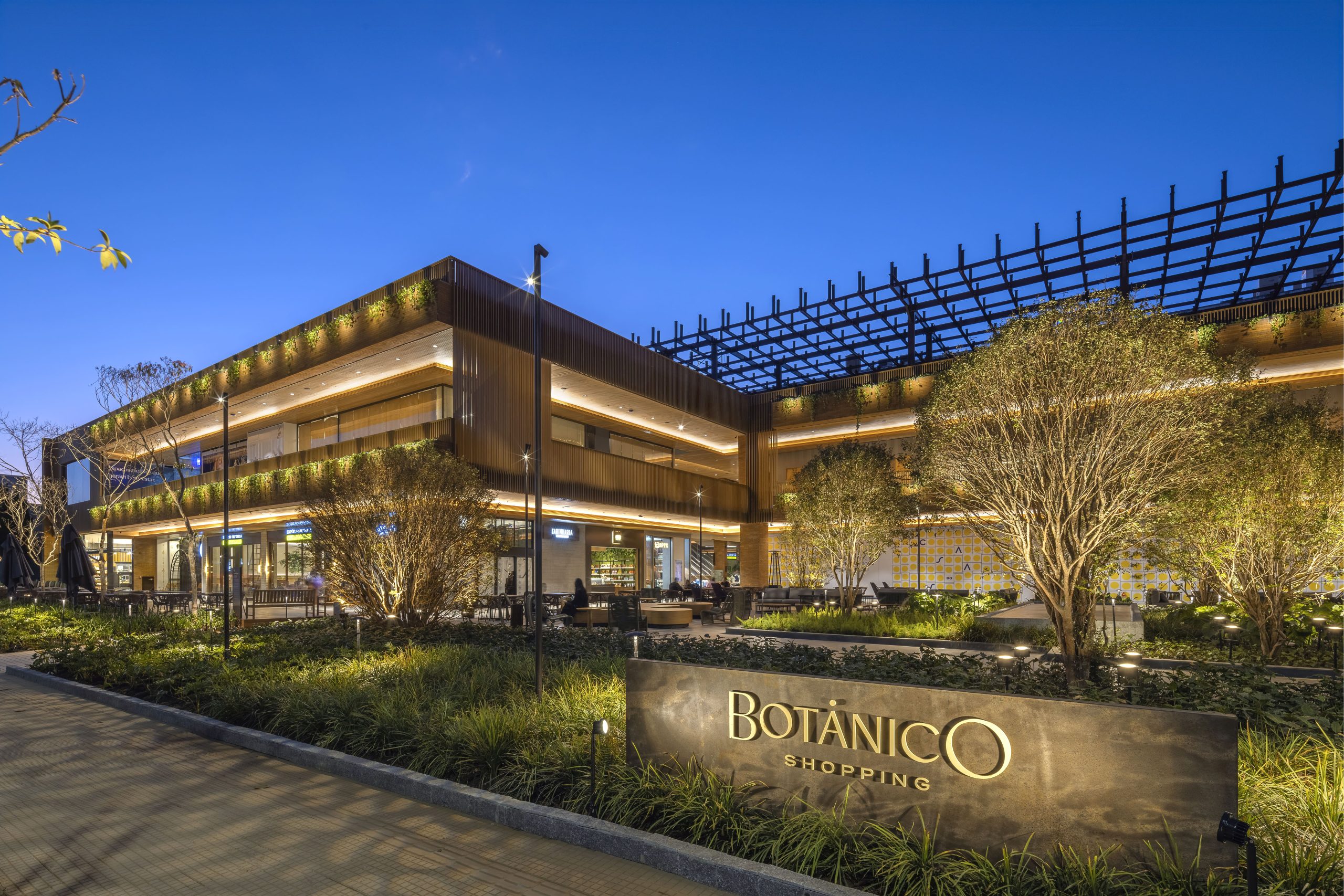 Botânico Shopping: o primeiro shopping de rua Integrado à natureza.