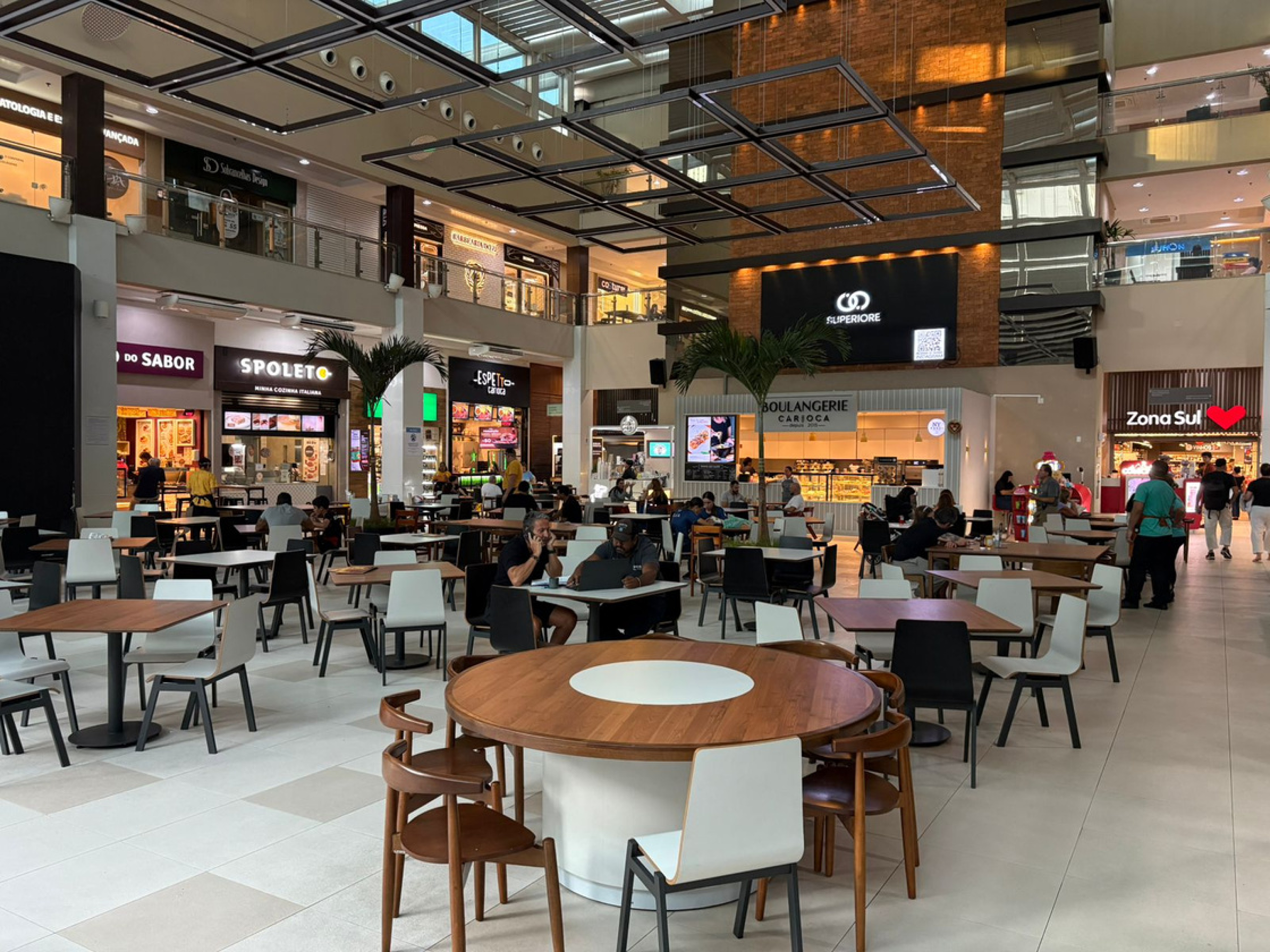 Península Mall: Pequeno em tamanho, gigante em experiência