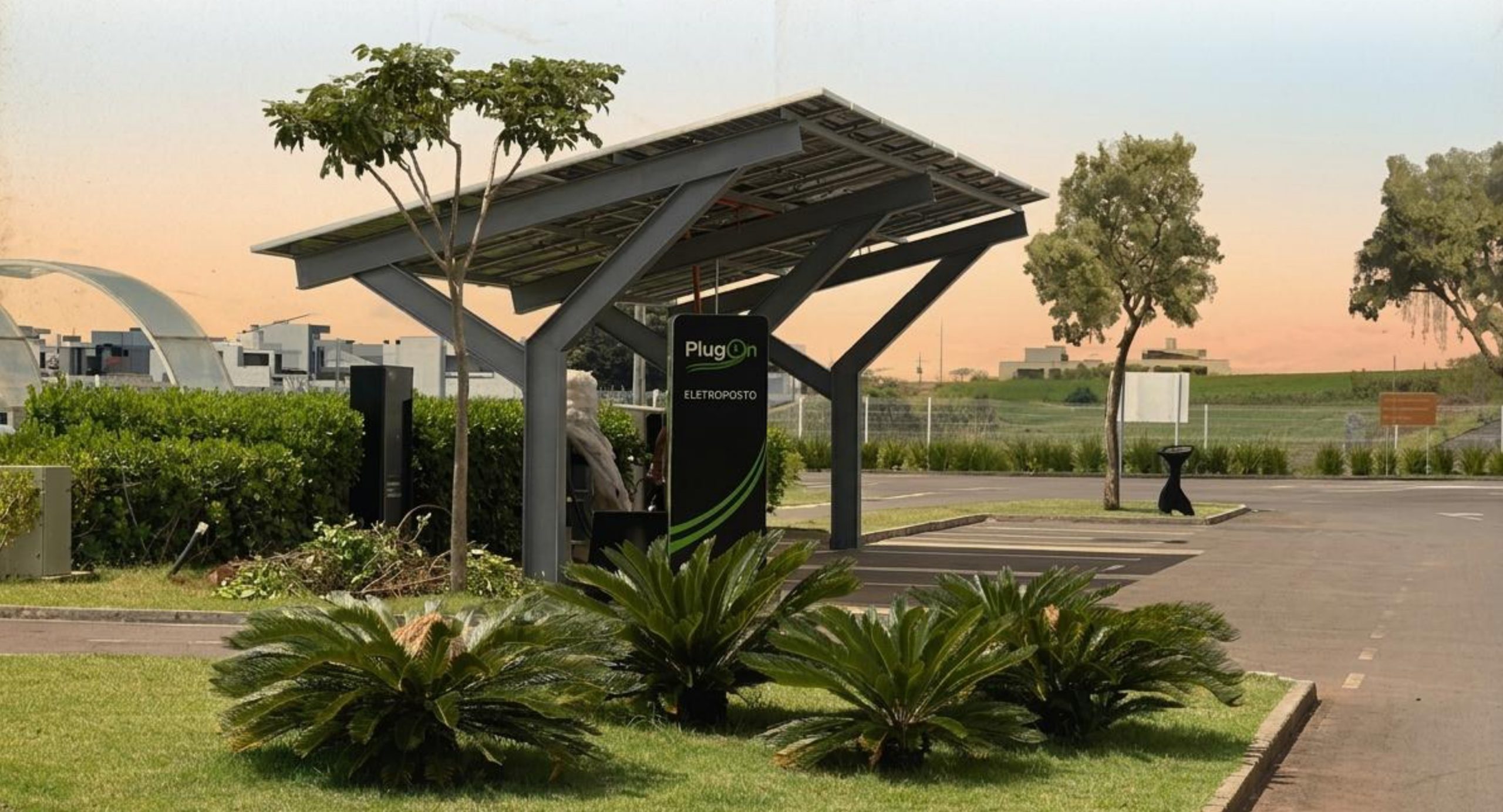 Eletroposto – Estação Inteligente de Recarga Sustentável