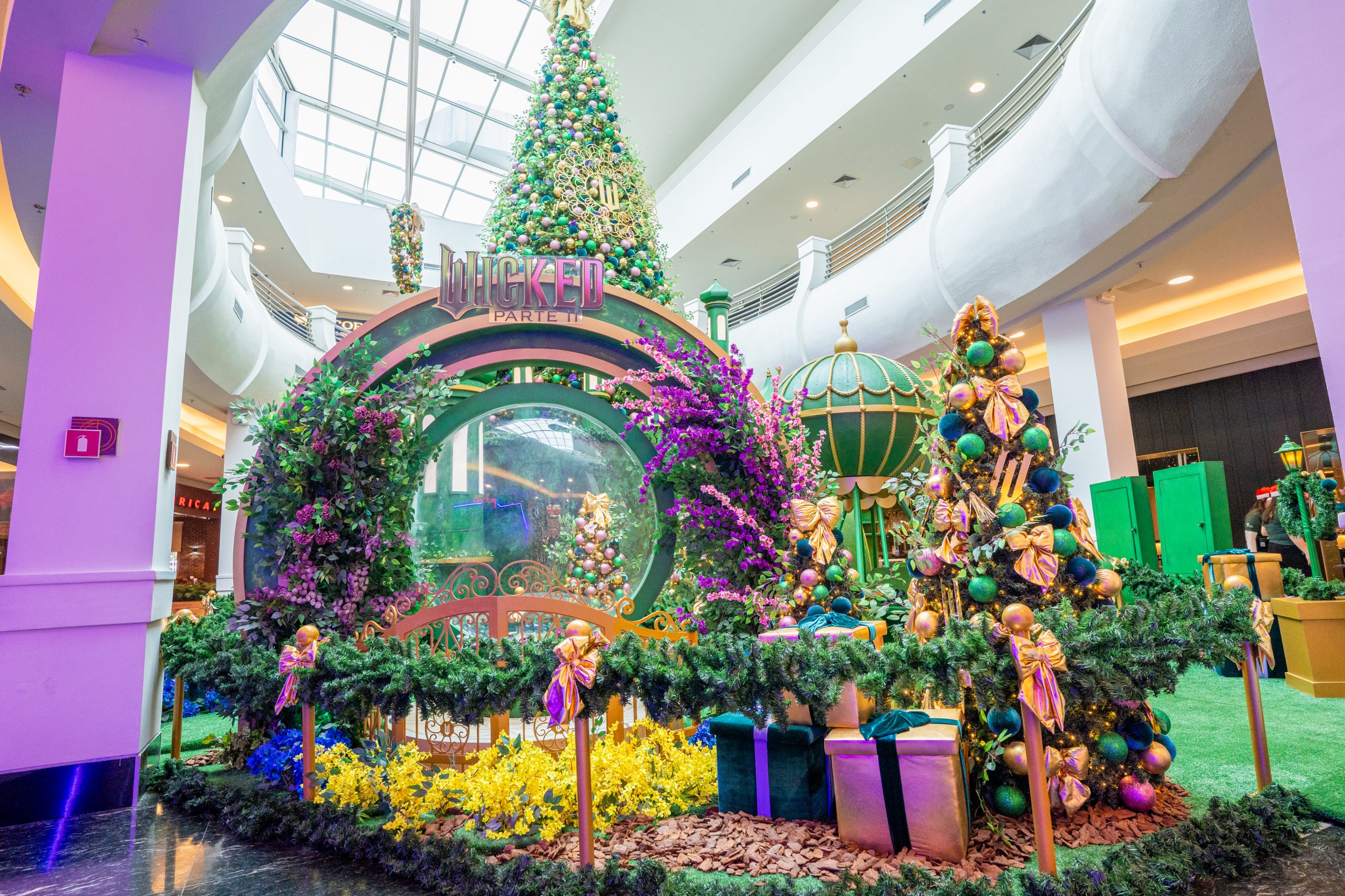 Inédito no país, inesquecível para os fãs: o Natal Wicked do Mooca Plaza